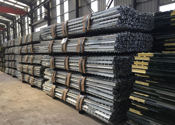 जस्ती तार बाड़ धातु टी पोस्ट समुद्र तट खेती के लिए आसानी से स्थापना